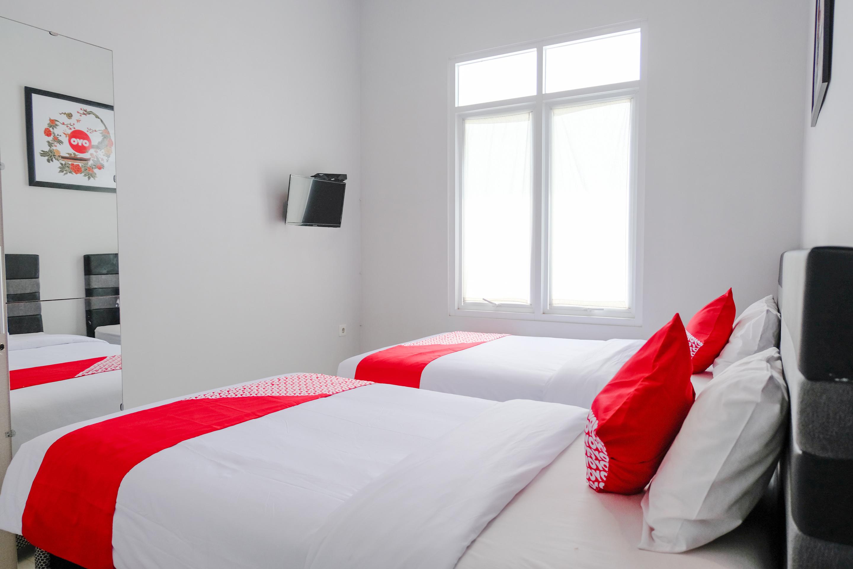 Super Oyo 995 Alice'S Homestay Syariah Jember Bagian luar foto