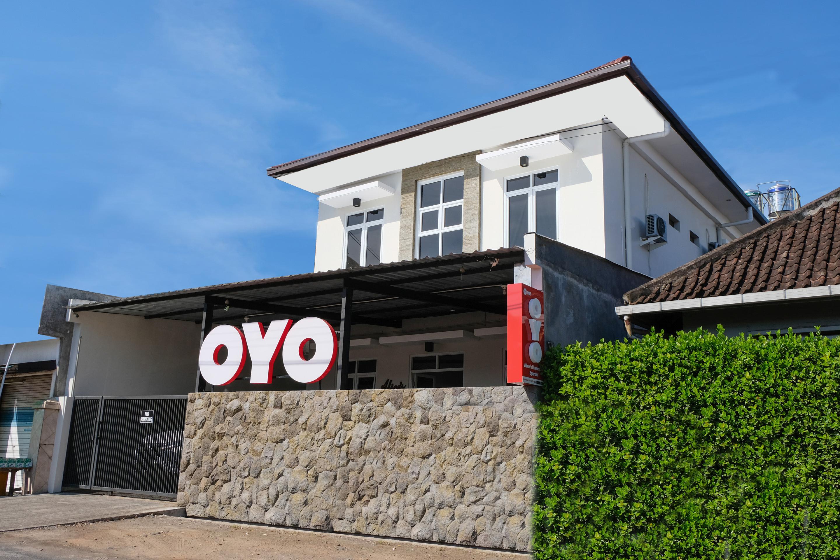 Super Oyo 995 Alice'S Homestay Syariah Jember Bagian luar foto